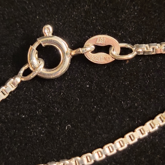 925 Solid Silver 18" Box Chain - Picture 3 of 3